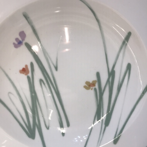 Mikasa Sketchbook 9" Bowls 4 total. - Picture 4 of 4